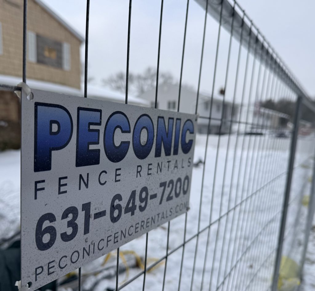 peconic fence rentals